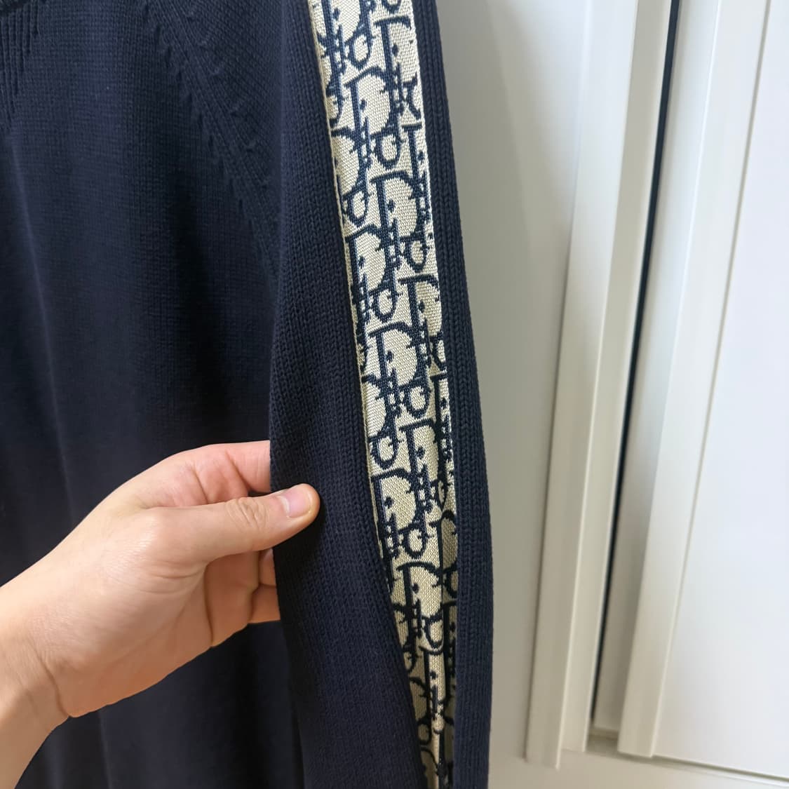 디올 오블리크 인서트 니트
L사이즈  상품이미지4