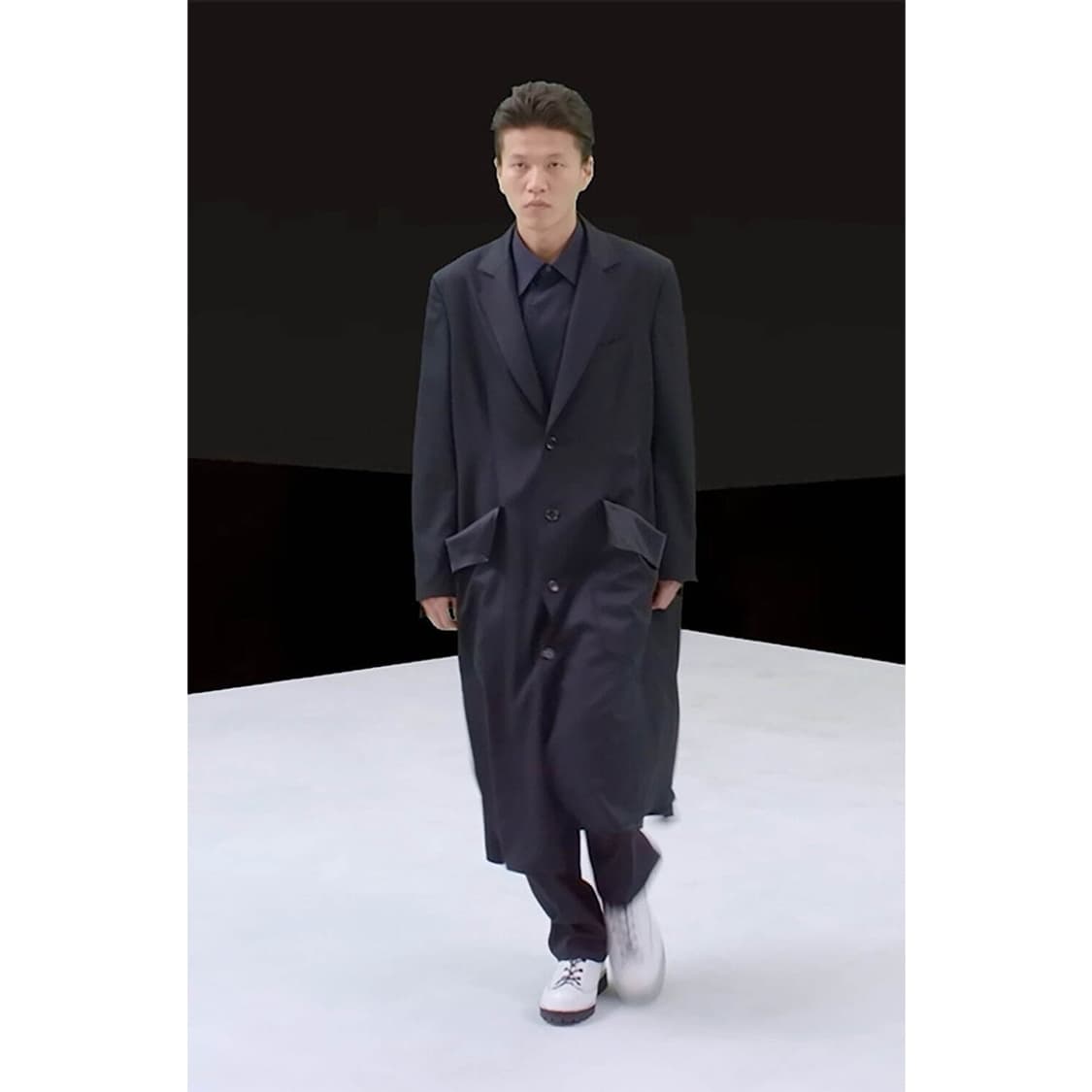 설밤 컷아웃 오버사이즈 코트 상품이미지5