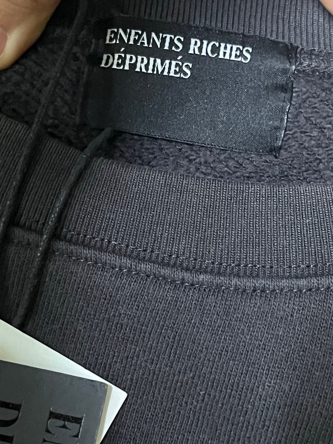 앙팡 뤼시 데프리메 르 로제이 래글런 스웨트셔츠 페이디드 블랙 상품이미지2