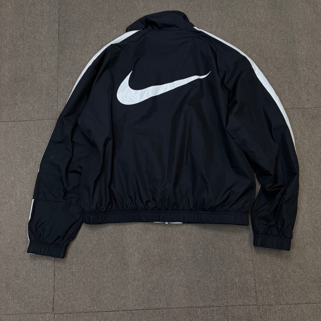 nike 나이키 우먼스 바람막이 s 상품이미지5