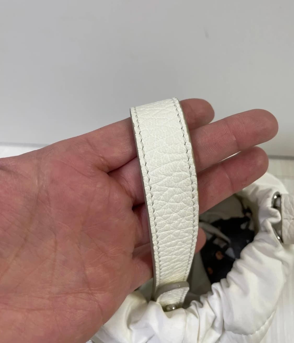 정품)메종 마르지엘라 5AC 화이트 버킷백 상품이미지8