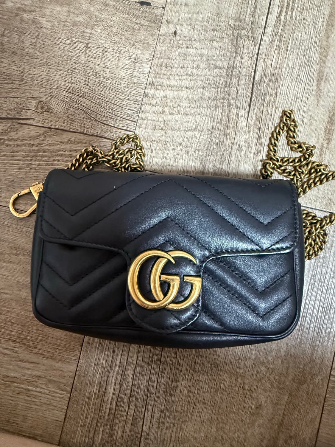 구찌 GG 마몽 마틀라세 레더 슈퍼 미니백 블랙 상품이미지2