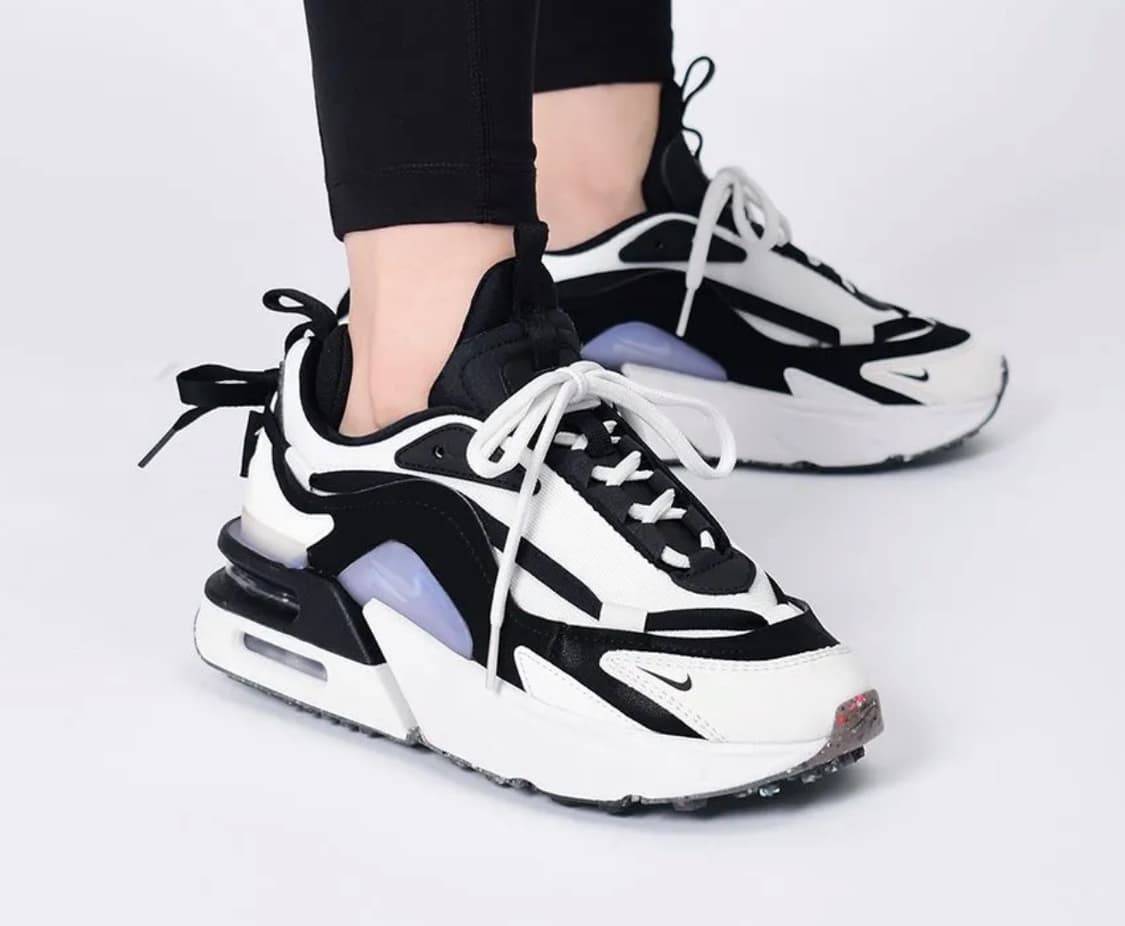 나이키 우먼스 에어맥스 퓨리오사 블랙 화이트 255 상품이미지1