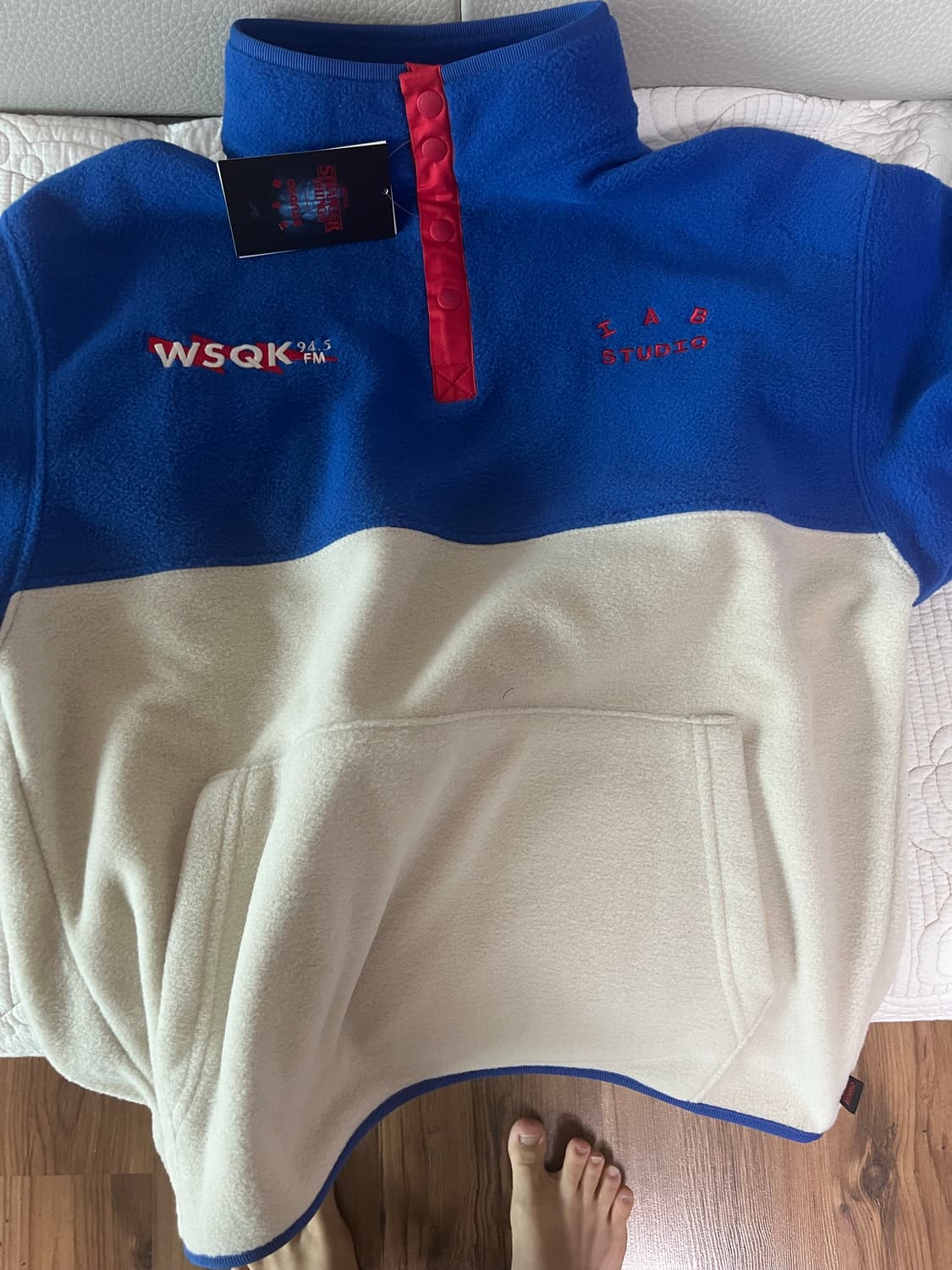 아이앱스튜디오 기묘한이야기 콜라보 플리스 s 상품이미지2