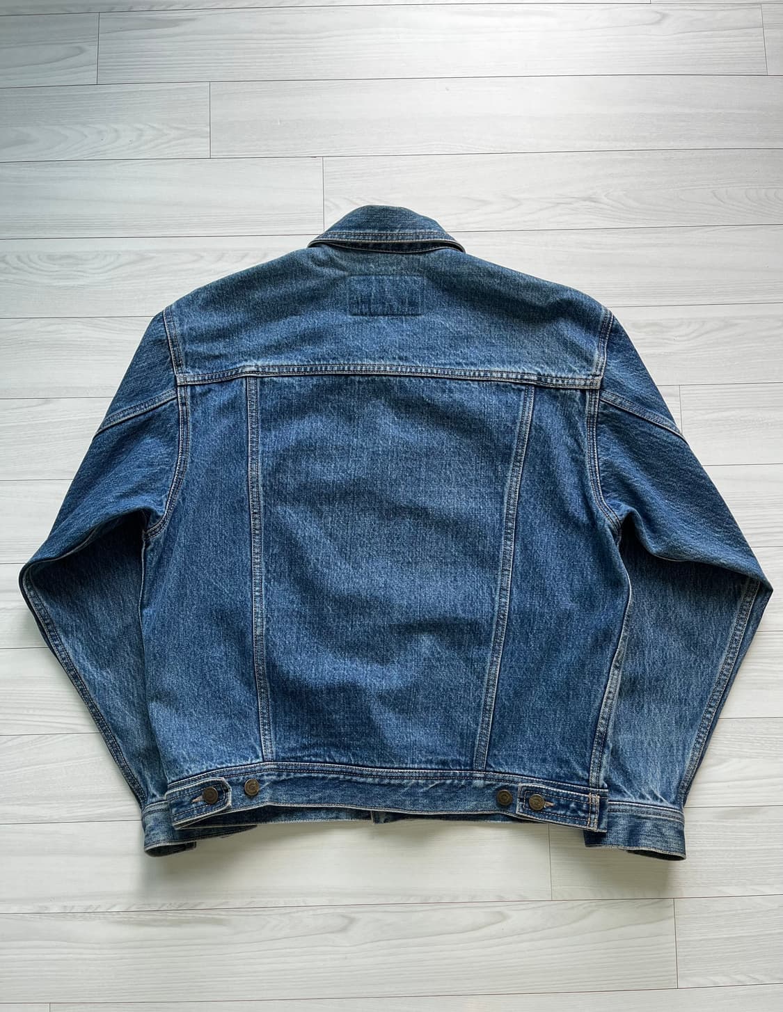Vintage Denim Trucker Jacket 상품이미지2
