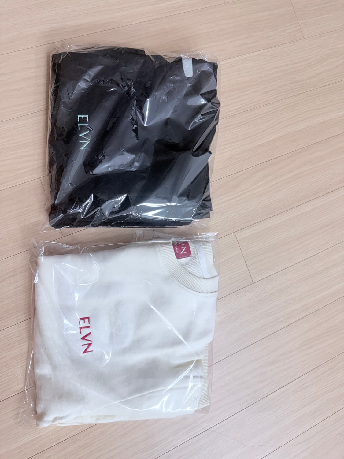 ELVN 크롭 맨투맨  상품이미지1