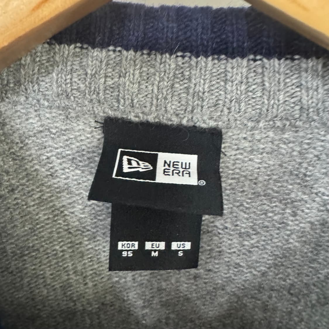 뉴에라 B로고 라운드 니트 상품이미지3