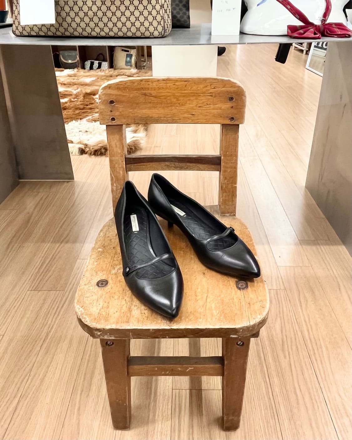 보테가 베네타 포인트 토 레더 펌프 상품이미지1