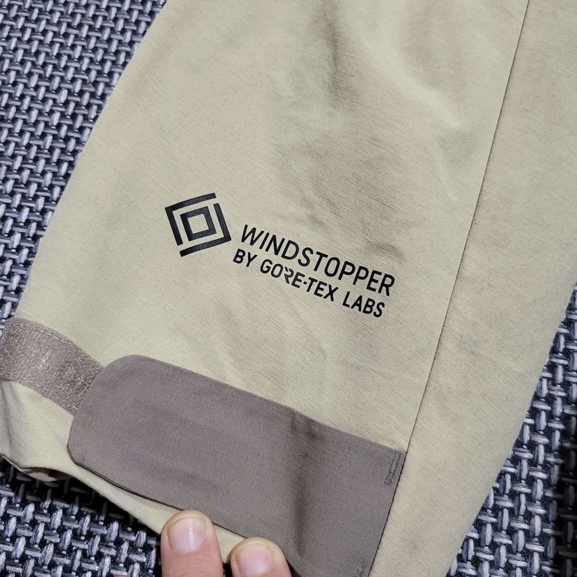 살로몬 고어텍스 윈드스토퍼 자켓 베이지 (XL) 상품이미지4