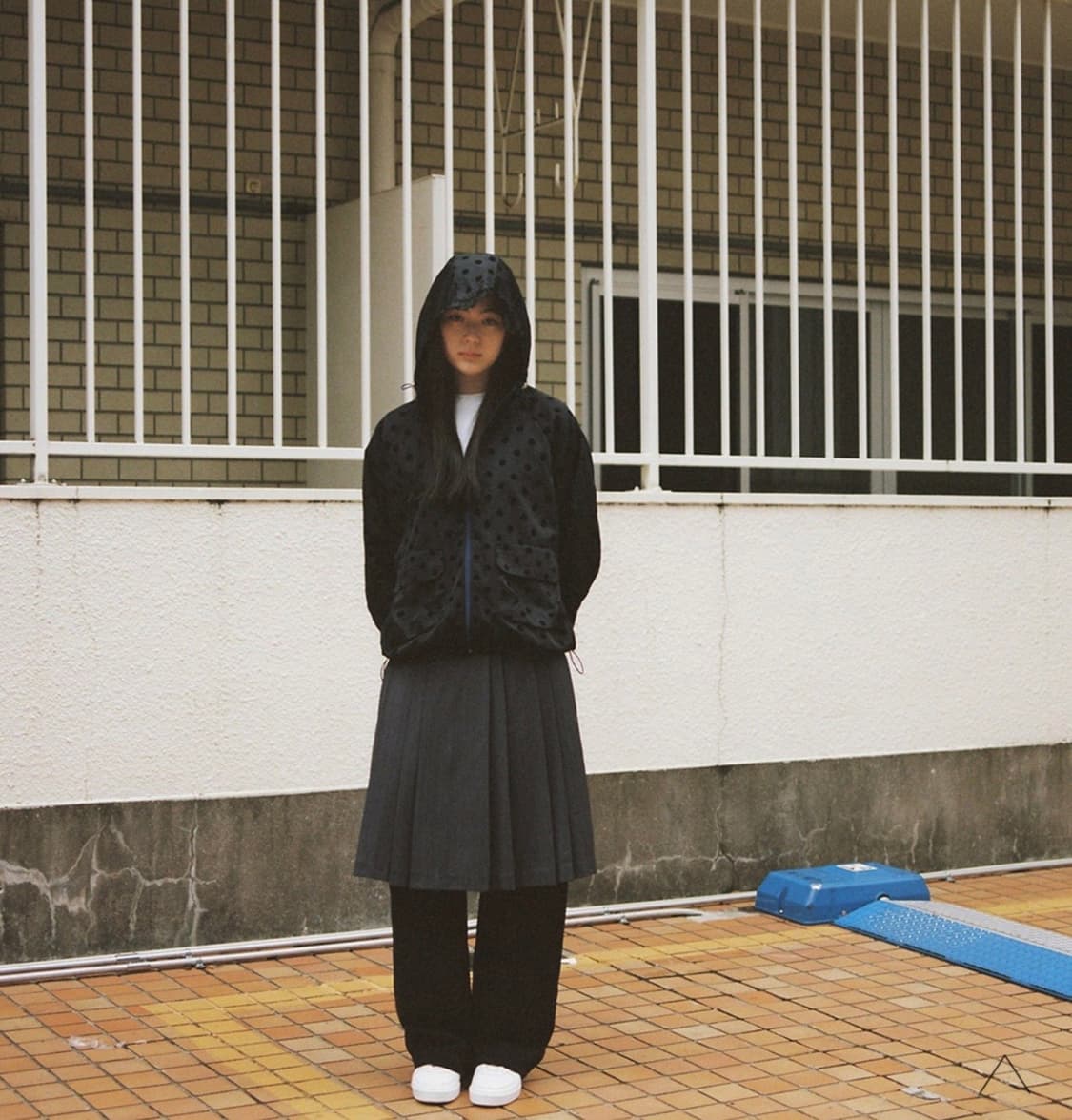 오헤시오 도트 필 후드 바람막이 점퍼 블랙 상품이미지3