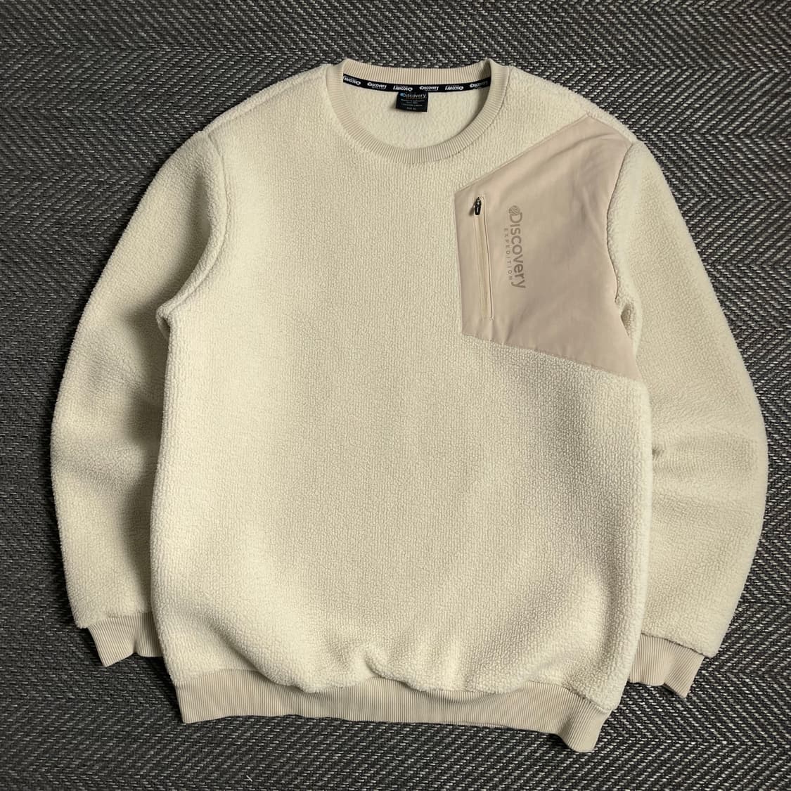 디스커버리 포켓 디테일 플리스 맨투맨 아이보리 y 4796 상품이미지2