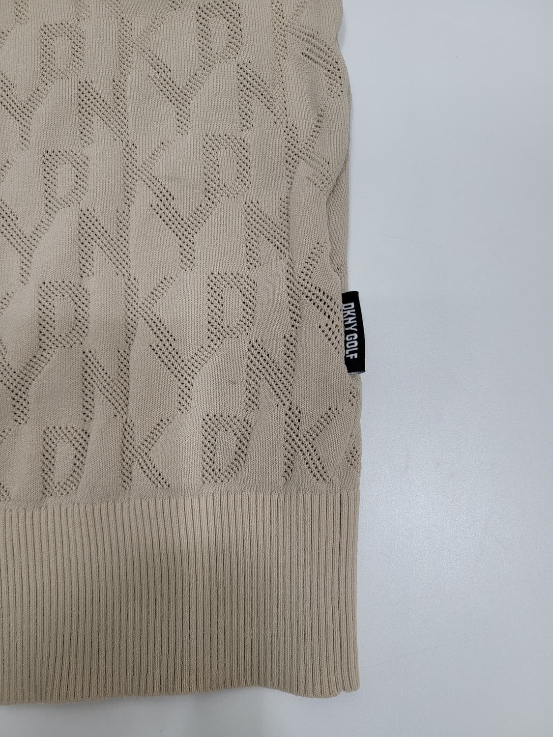 DKNY 23SS 한섬 DKNY 레이온 혼방 반팔 니트 / 여 M 베이지 상품이미지4