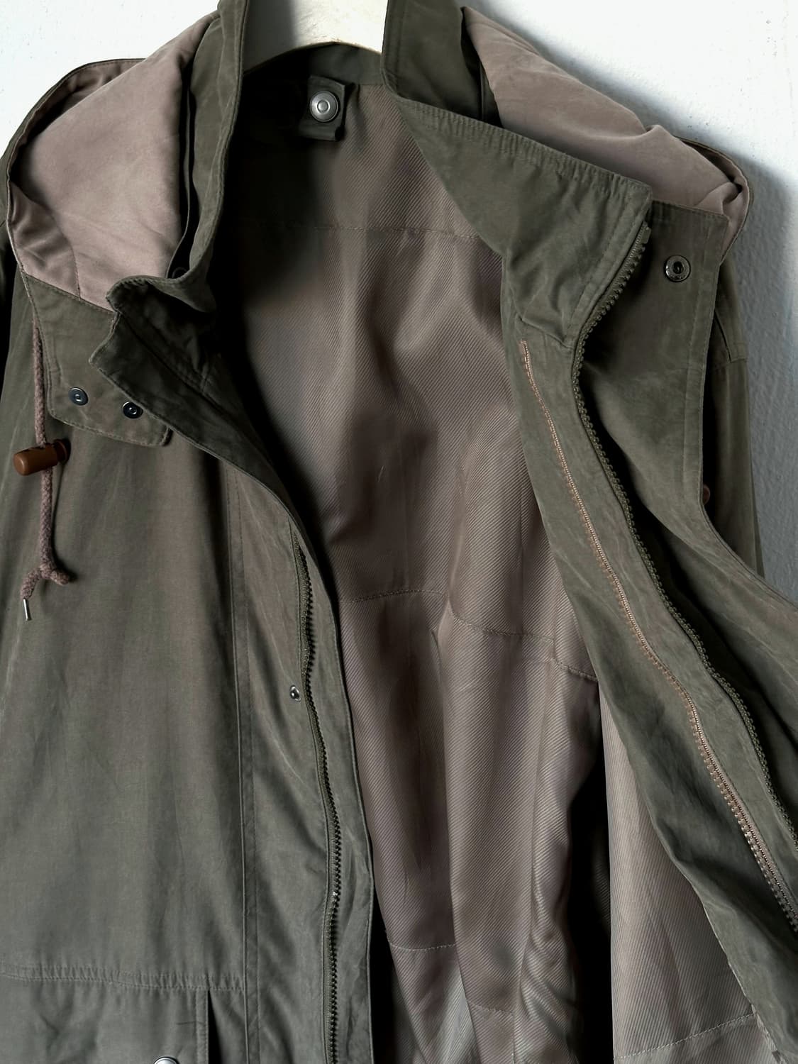 Soft fabric mil design hooded coat 상품이미지4