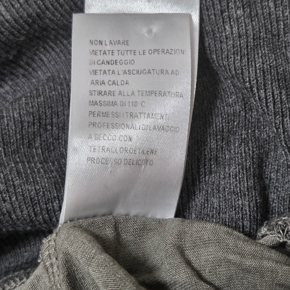 Vivienne Westwood 비비안웨스트우드 여성 언밸런스 티셔츠 상품이미지8