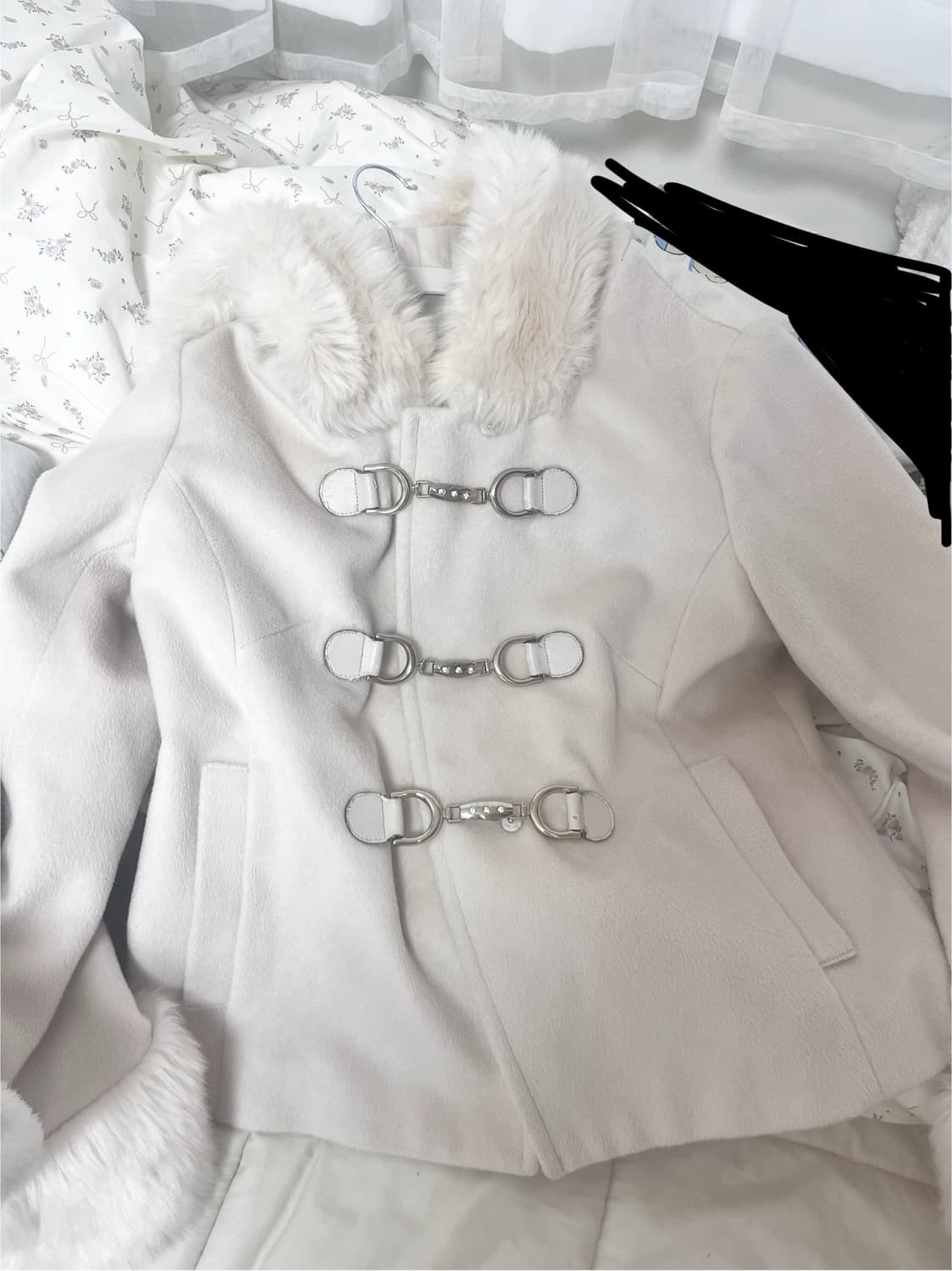 세실 맥비 아이보리 숏 코트 히메갸루 라떼갸루 상품이미지1