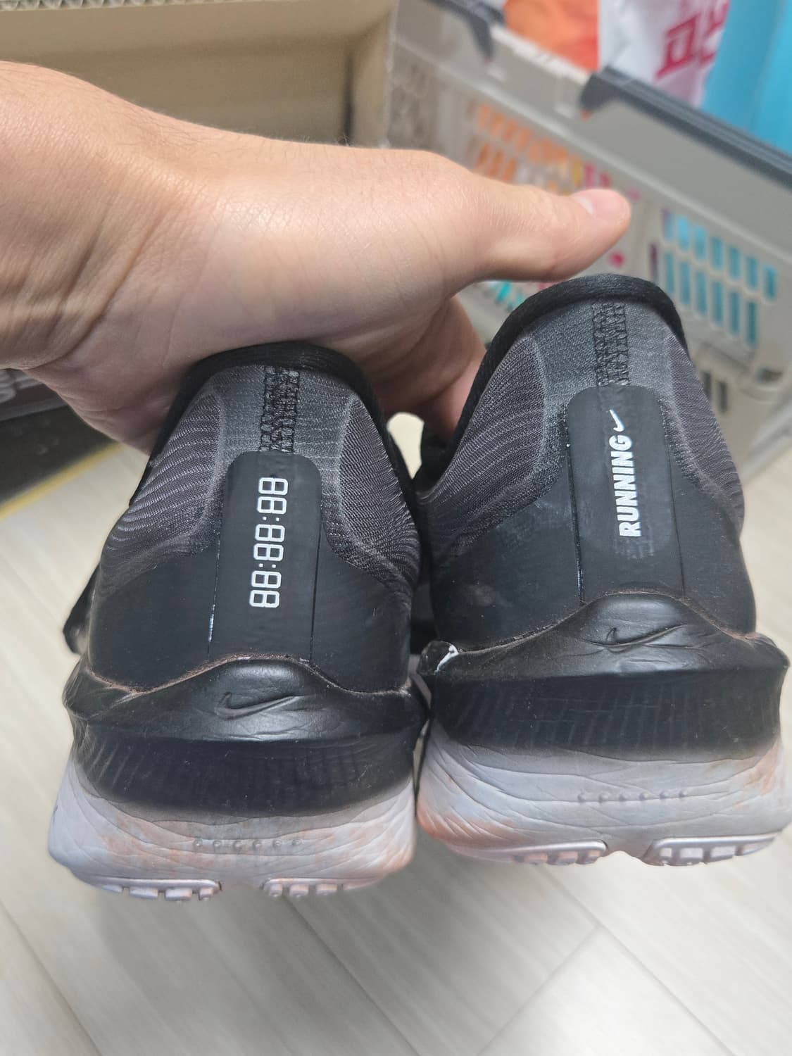 나이키 줌플라이6 260 그레이 팝니다. 상품이미지3