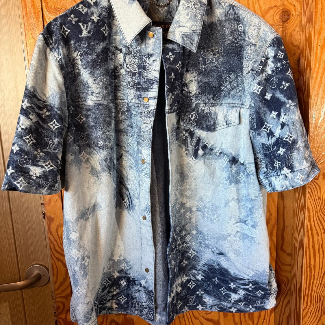 루이비통 모노그램 반다나 데님 셔츠 판매 합니다. 상품이미지4
