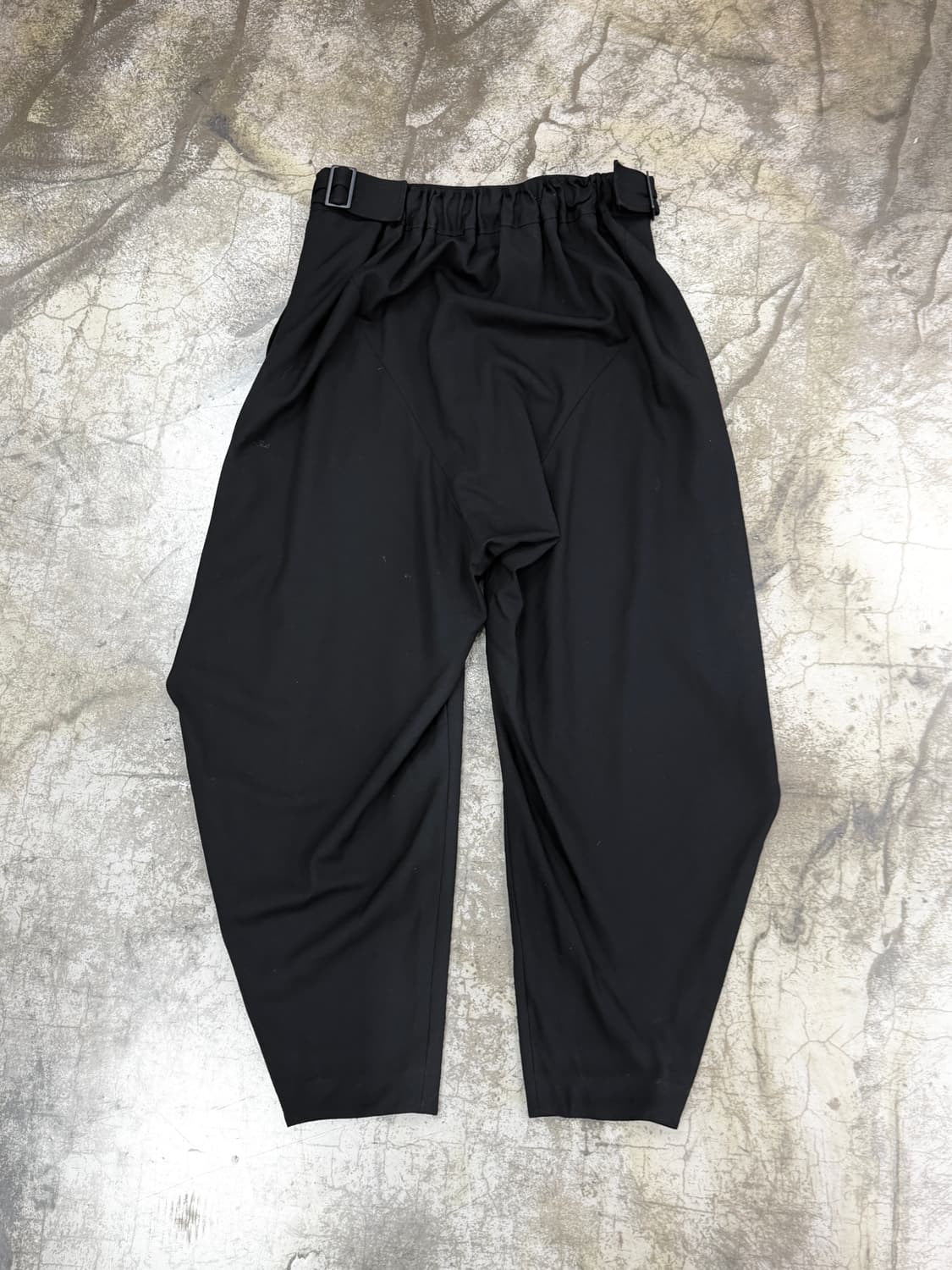 이세이미야케 크로스 패널 드레이프 팬츠 상품이미지4