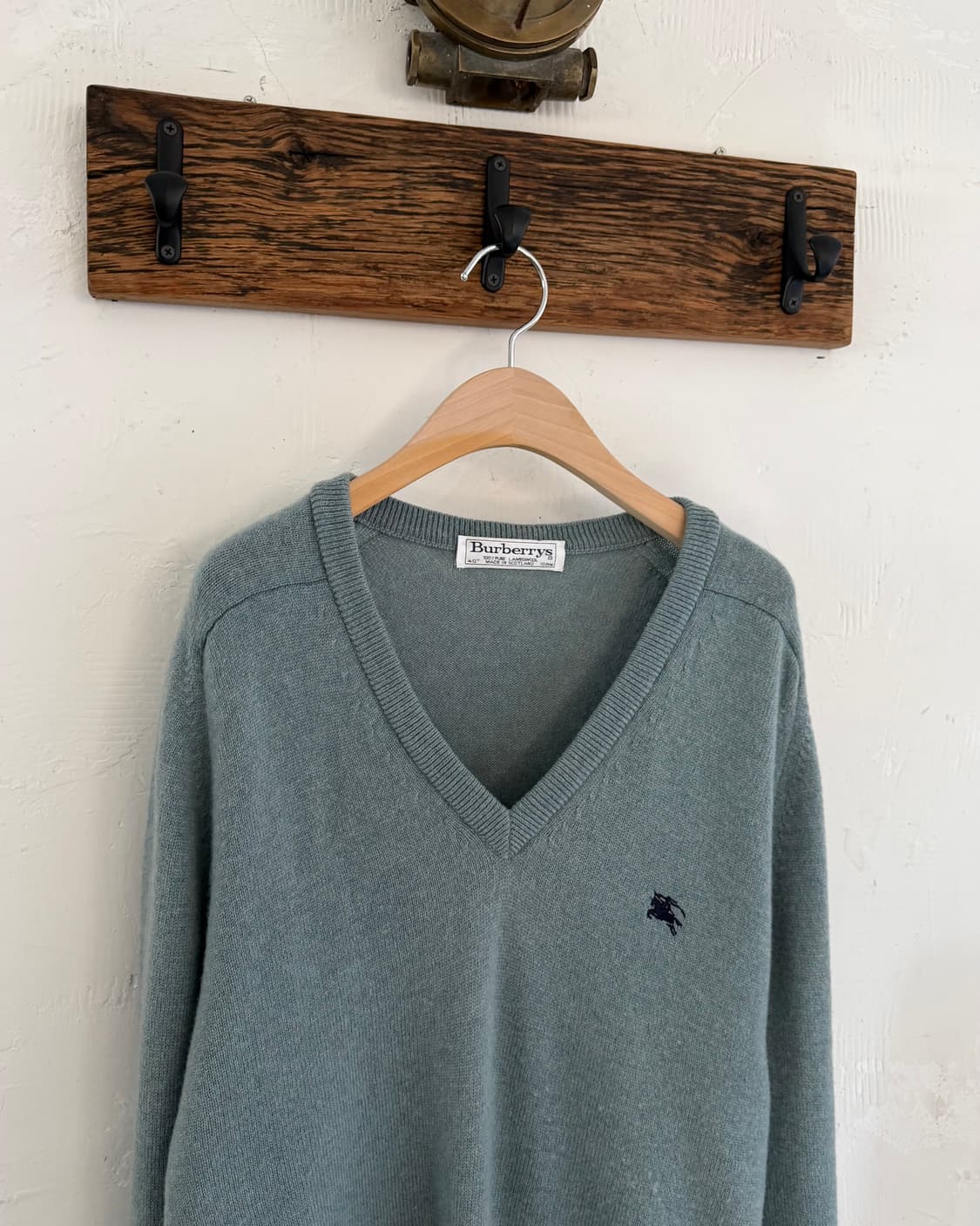 Burberry 버버리 기마로고 램스울 브이넥 니트 스톤블루컬러 상품이미지5