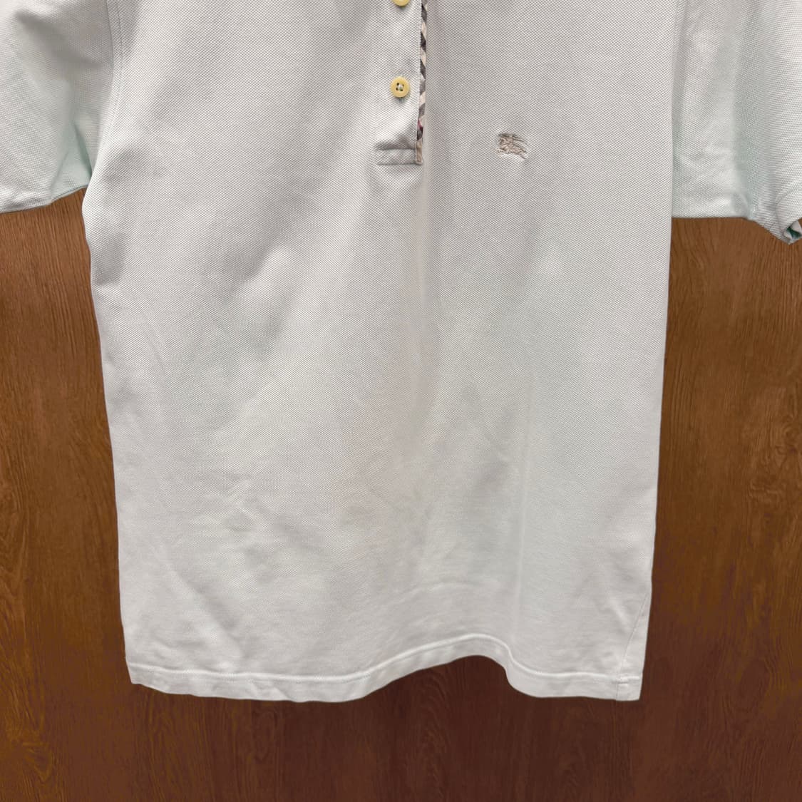 버버리 런던 반팔 티셔츠 배색 체크 카라넥 로고 자수 디테일 라이트 블루 상품이미지5