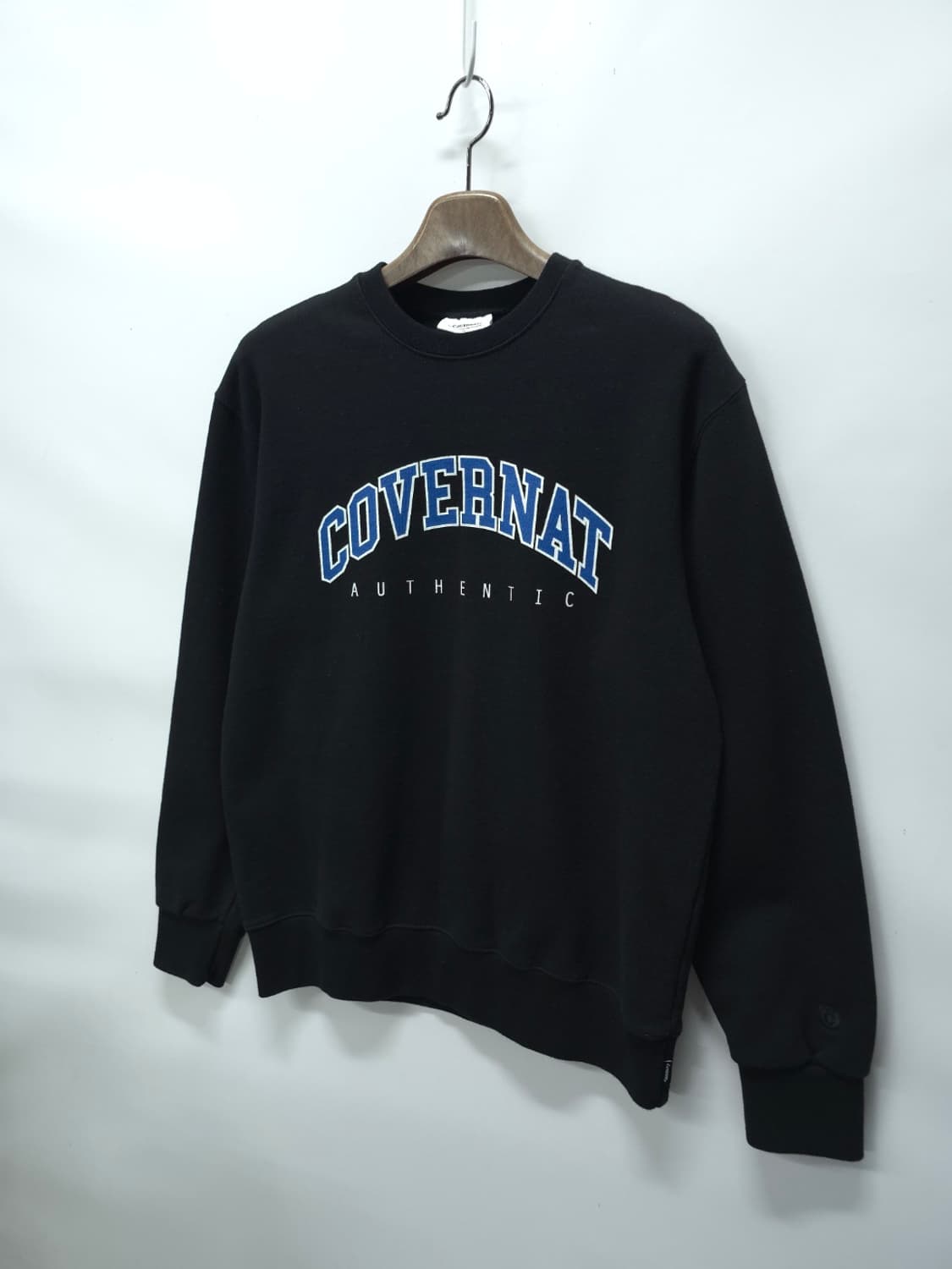 [커버낫] 아치 로고 오버핏 맨투맨 블랙 (M사이즈) 상품이미지2