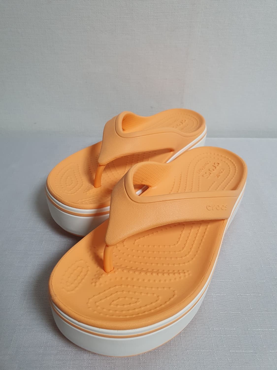 크록스 크록밴드 플랫폼 플립플랍 피치 W6 230mm 상품이미지5