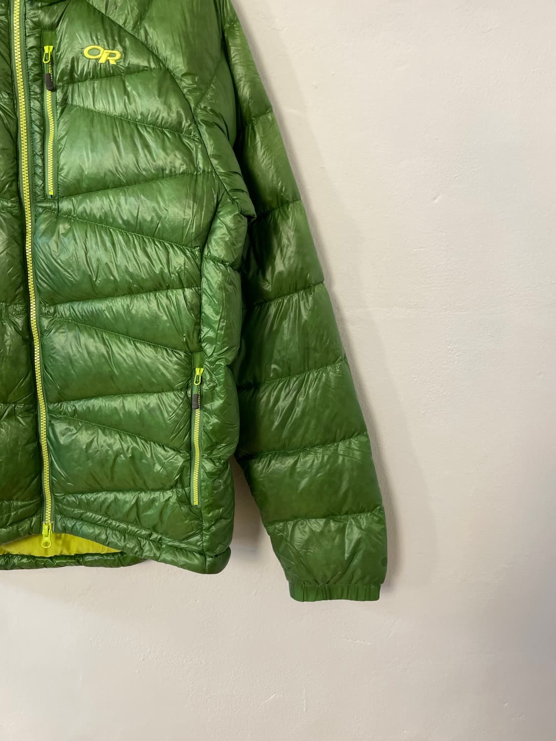 아웃도어 리서치 경량 패딩  상품이미지4