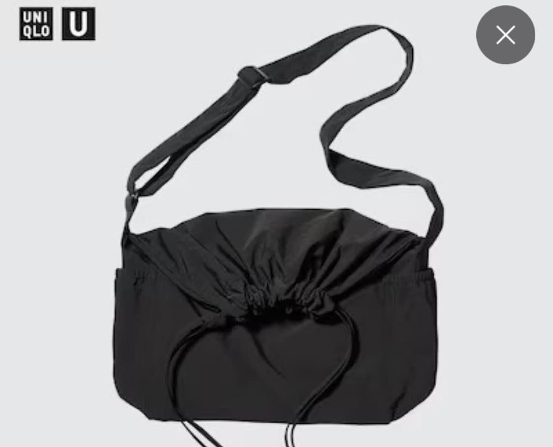 유니클로 U 드로우스트링 숄더백 블랙 상품이미지1