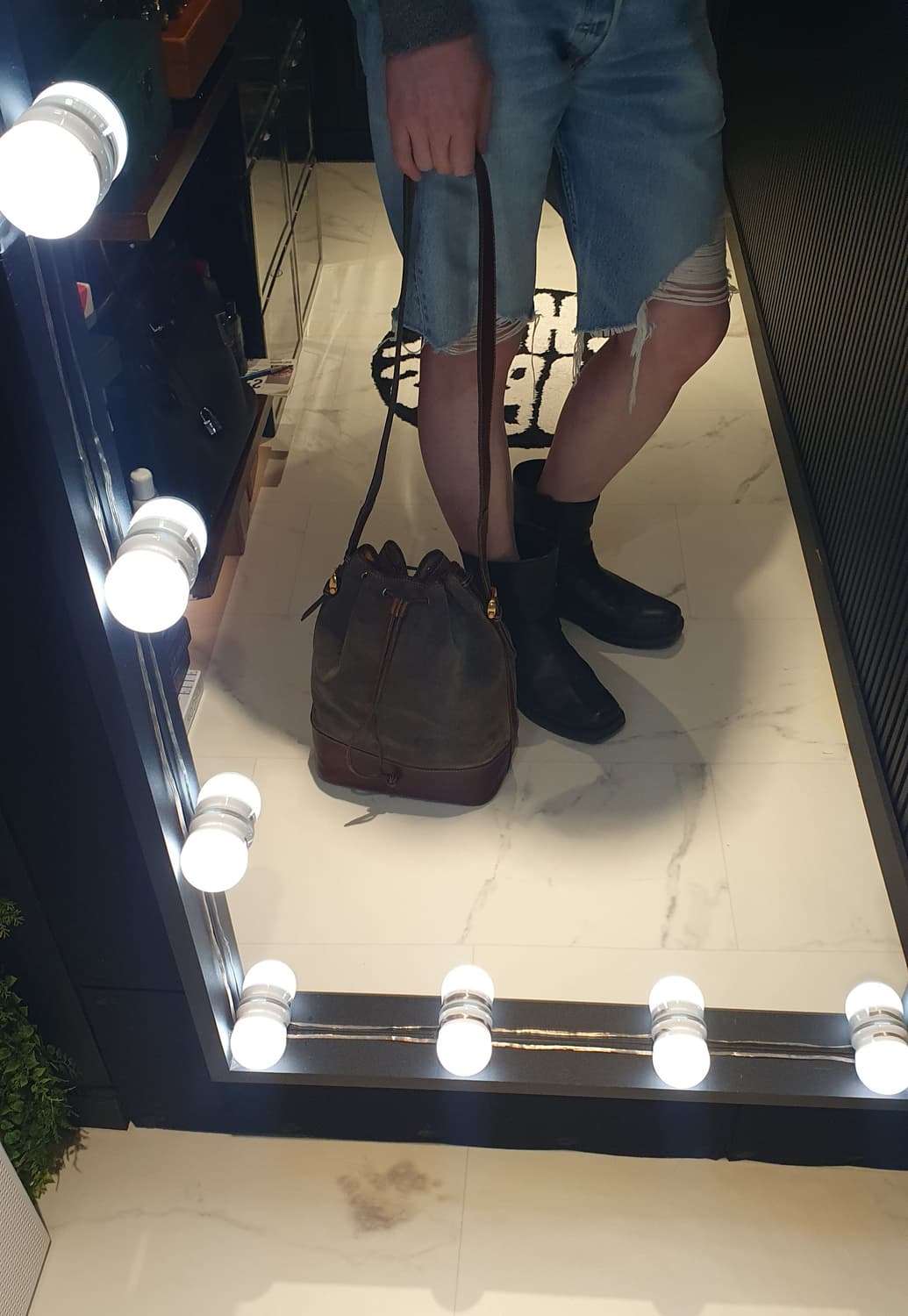 로에베 빈티지 안테 스웨이드 버킷 숄더백 상품이미지8