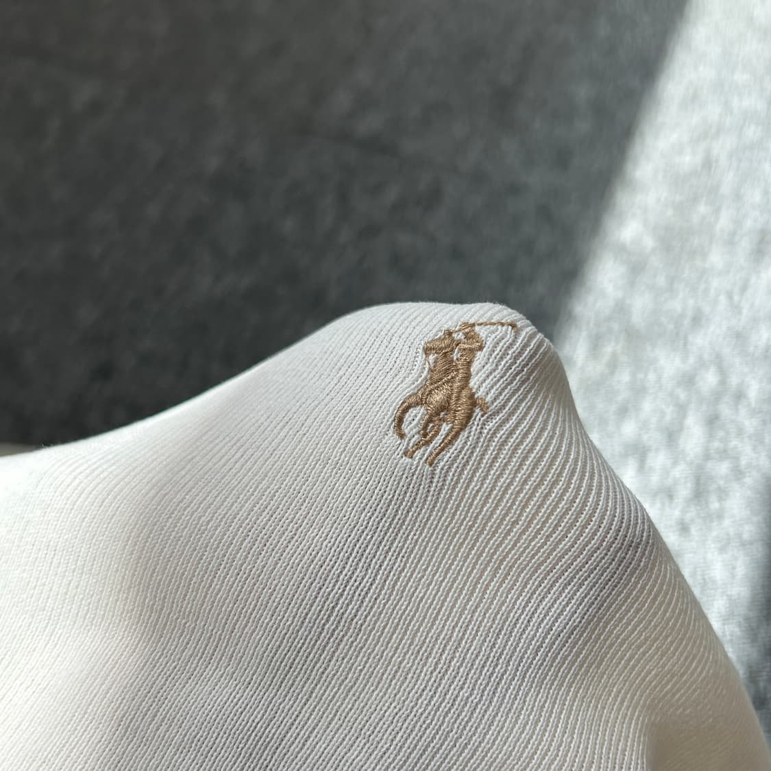 폴로 랄프로렌 베이지 브이넥 니트 상품이미지3