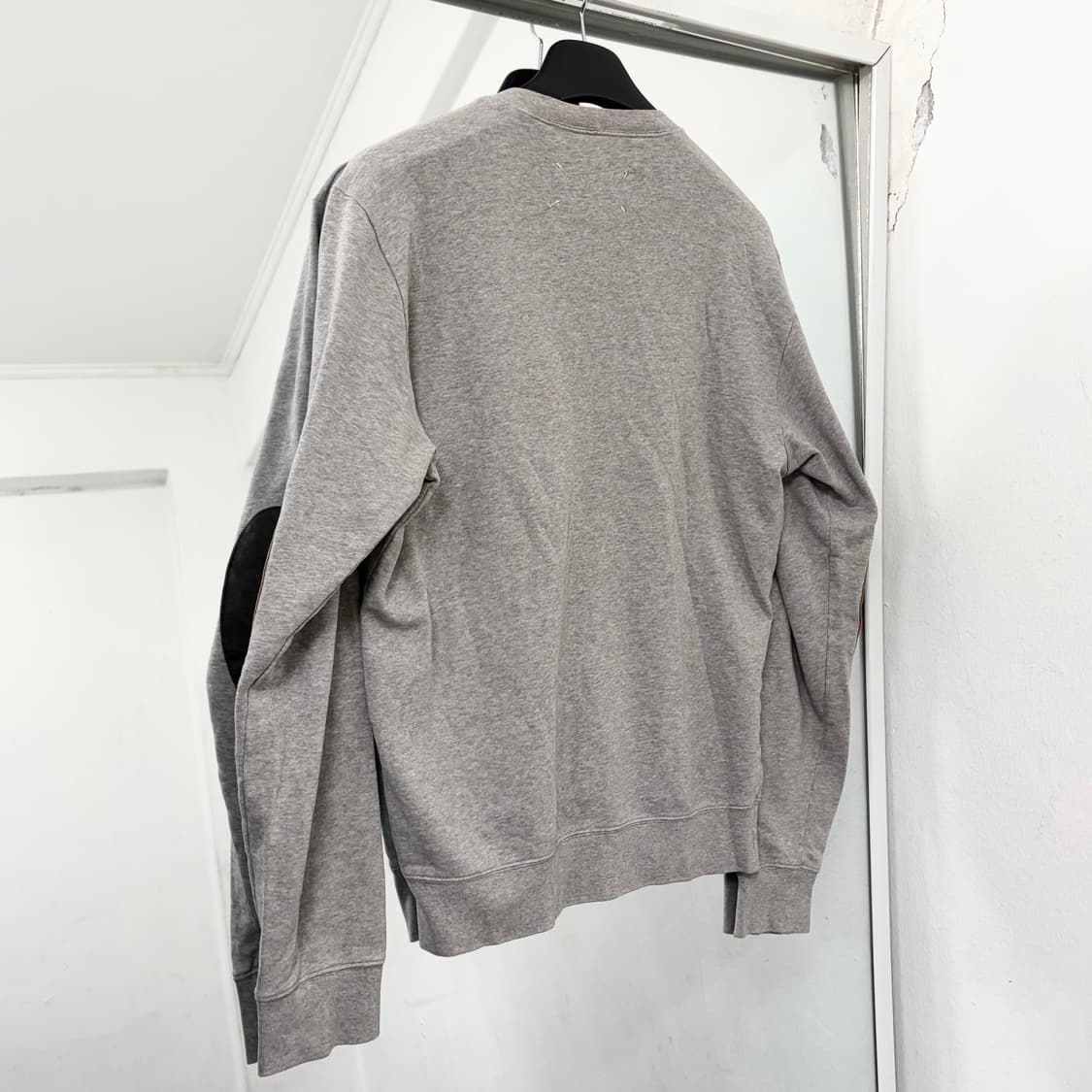 메종 마르지엘라 엘보 패치 맨투맨 상품이미지5