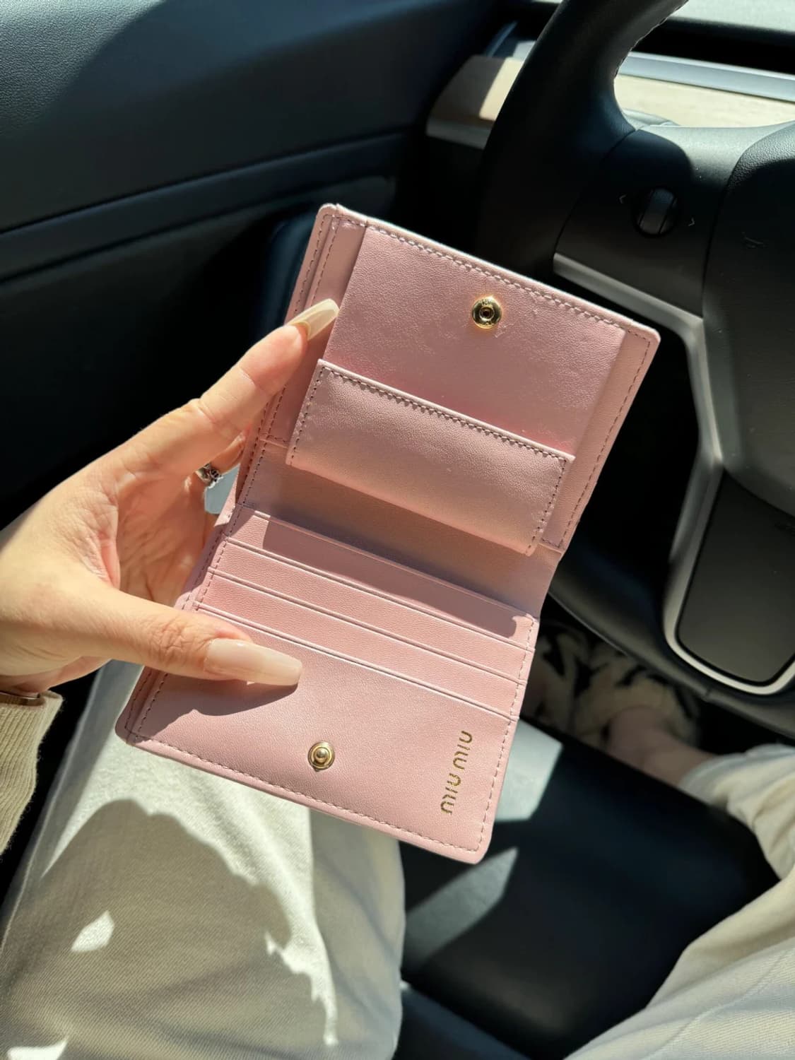 MIUMIU 마텔라세 핸드백 스몰 누드 핑크 상품이미지3