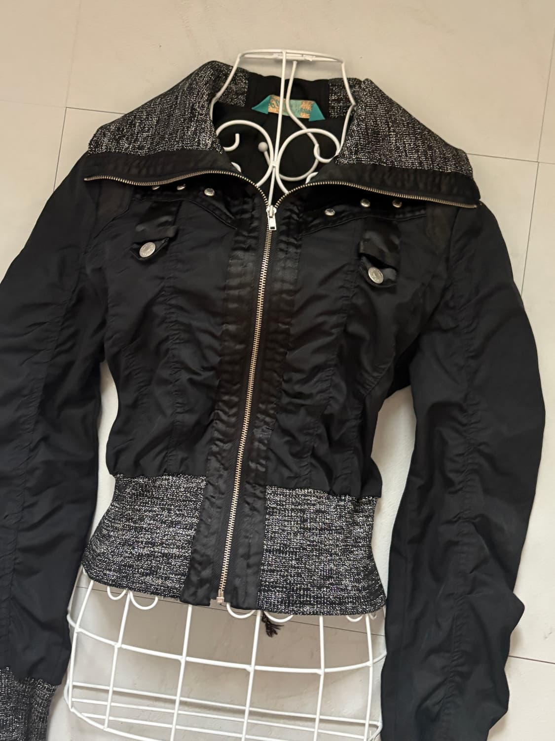 Black High-neck Shirring Eyelet Zipup 상품이미지7