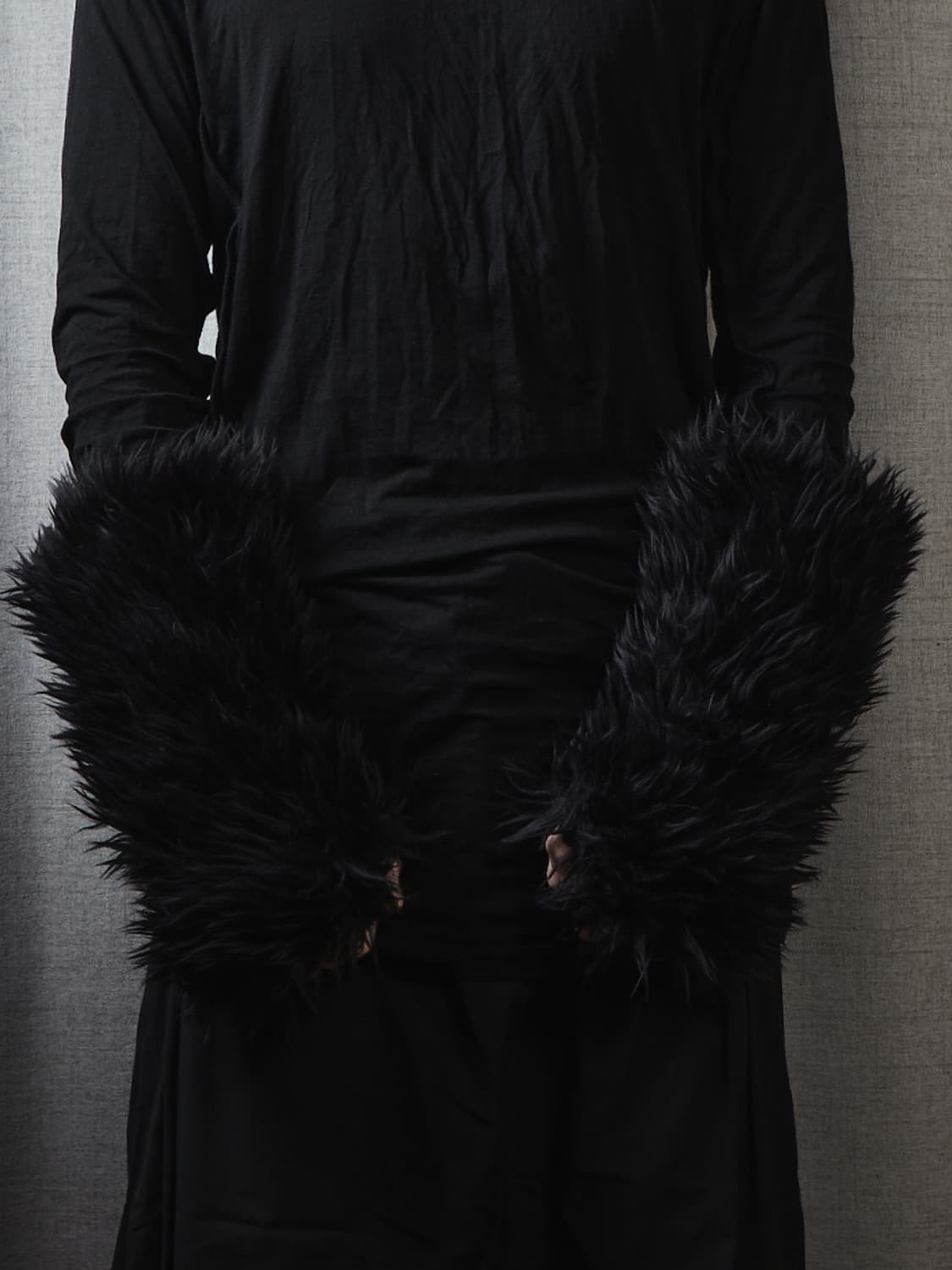 Julius pre-ss 24 페이크 퍼 건틀렛 상품이미지5