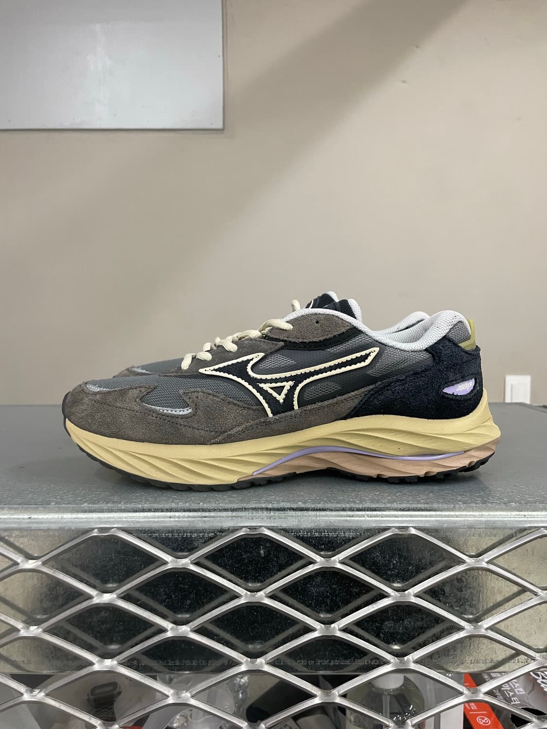 미즈노 웨이브 라이더 베타 260 상품이미지1