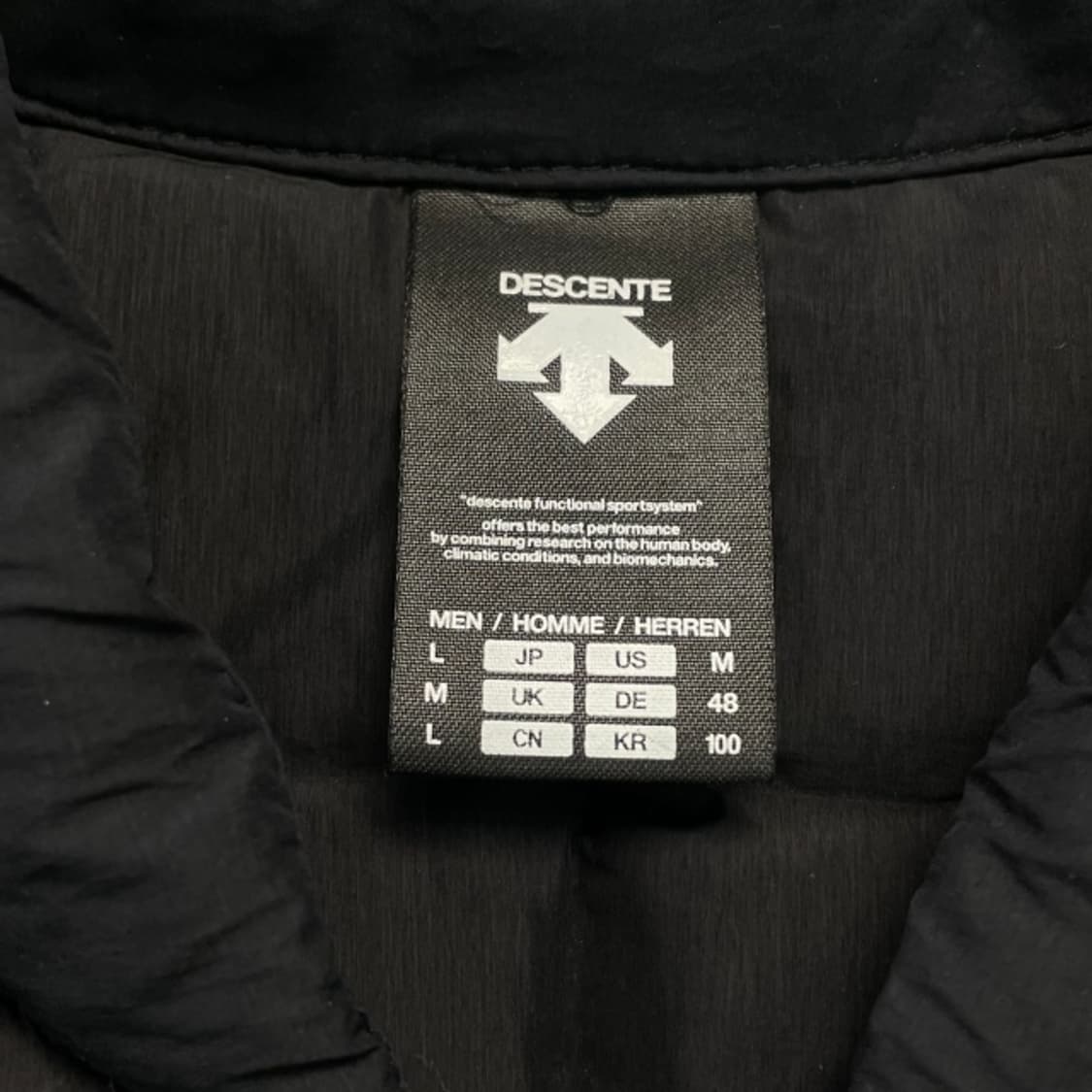 100 데상트 경량 방풍패딩  상품이미지3