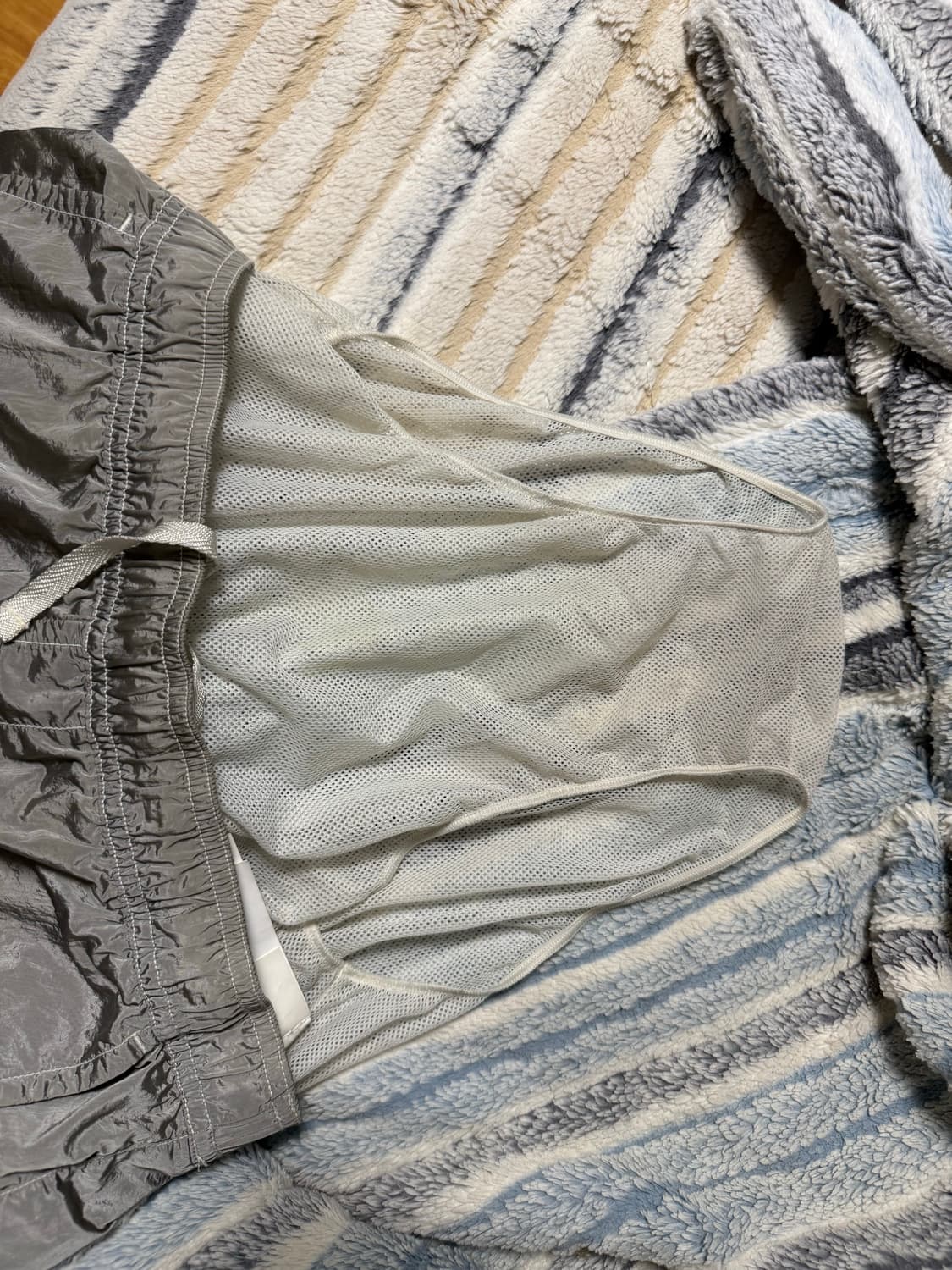 스톤아일랜드 22ss 나일론메탈 반바지 아이스 M 상품이미지3