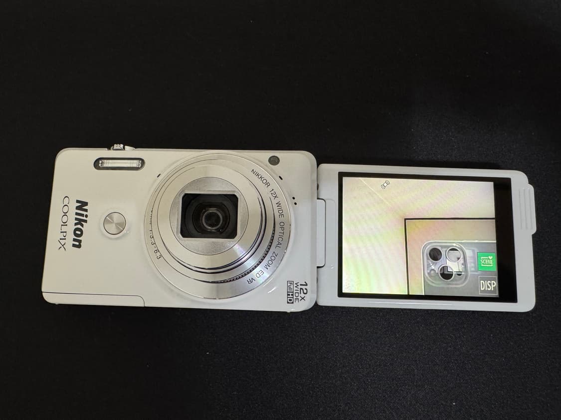 [새상품급] 니콘 S6900 화이트디카 상품이미지2