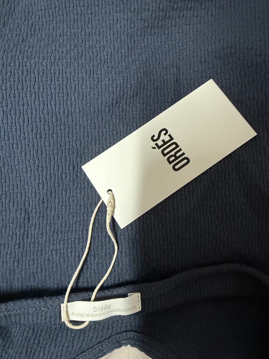 [새상품] 오데스 홀터넥 슬리브리스 네이비 상품이미지2