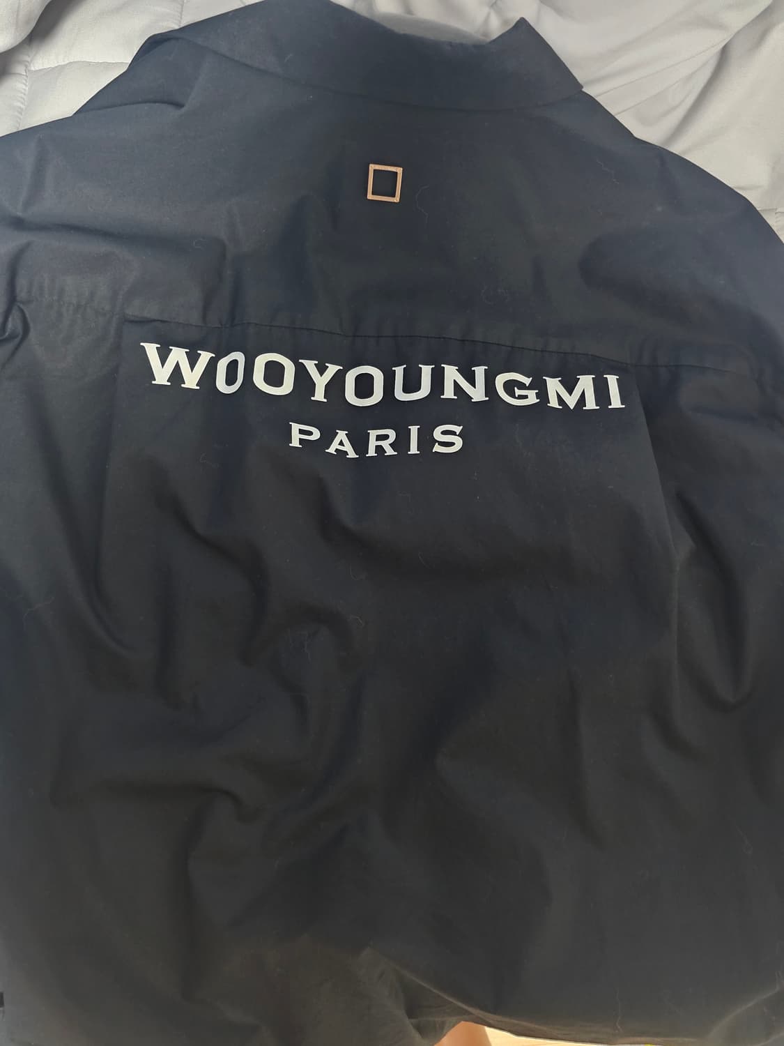 우영미 백로고 블랙셔츠 46 상품이미지1