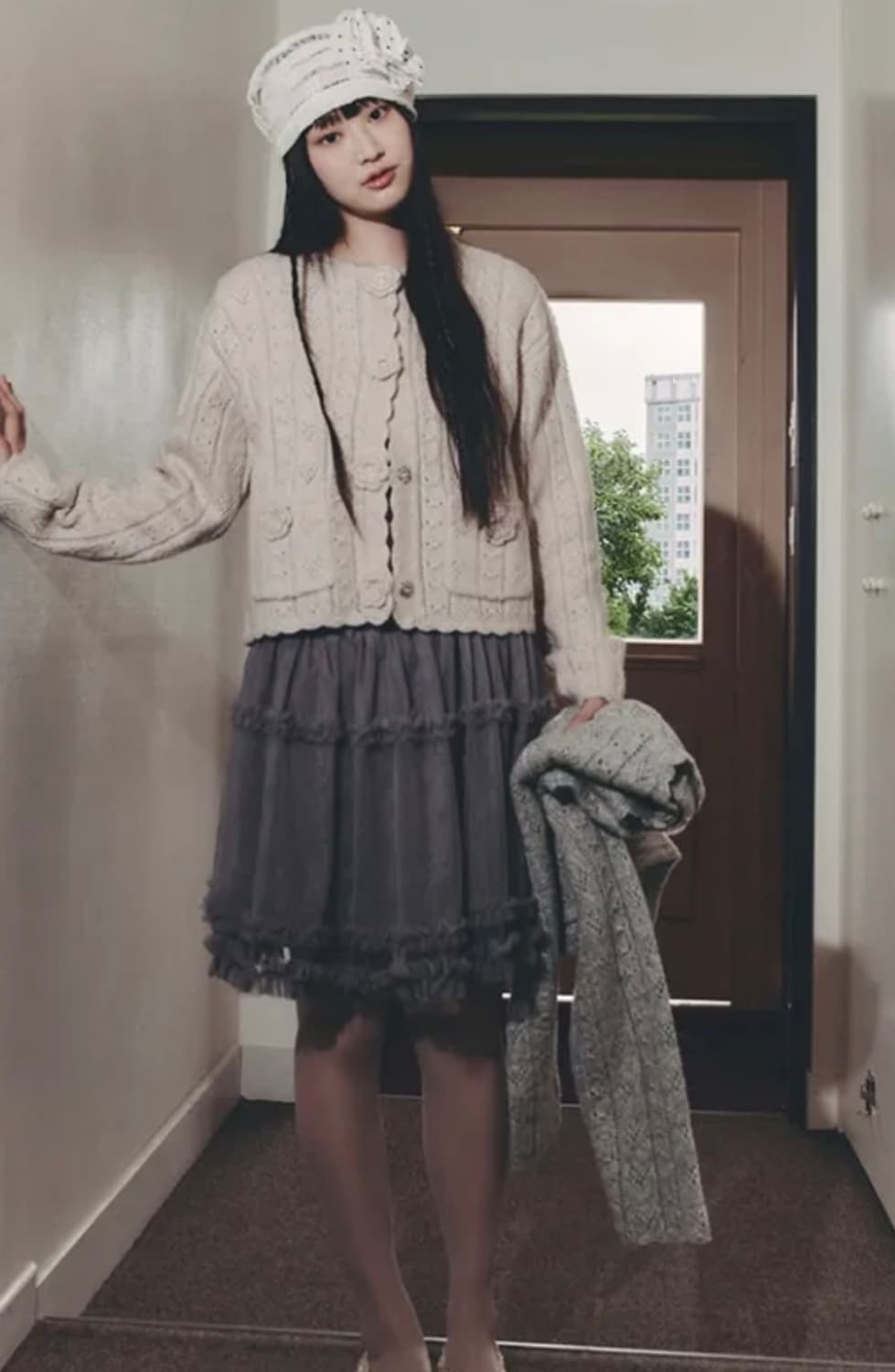 셀리테일즈 HANDMADE FLOWER BUTTON CARDIGAN 상품이미지2