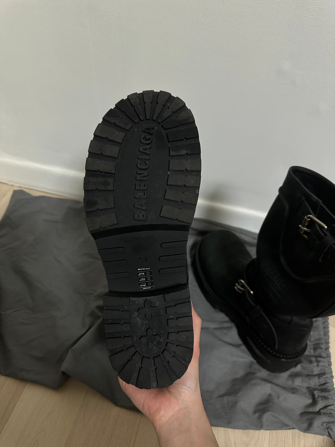 [37] 발렌시아가 베놈 부츠 상품이미지8