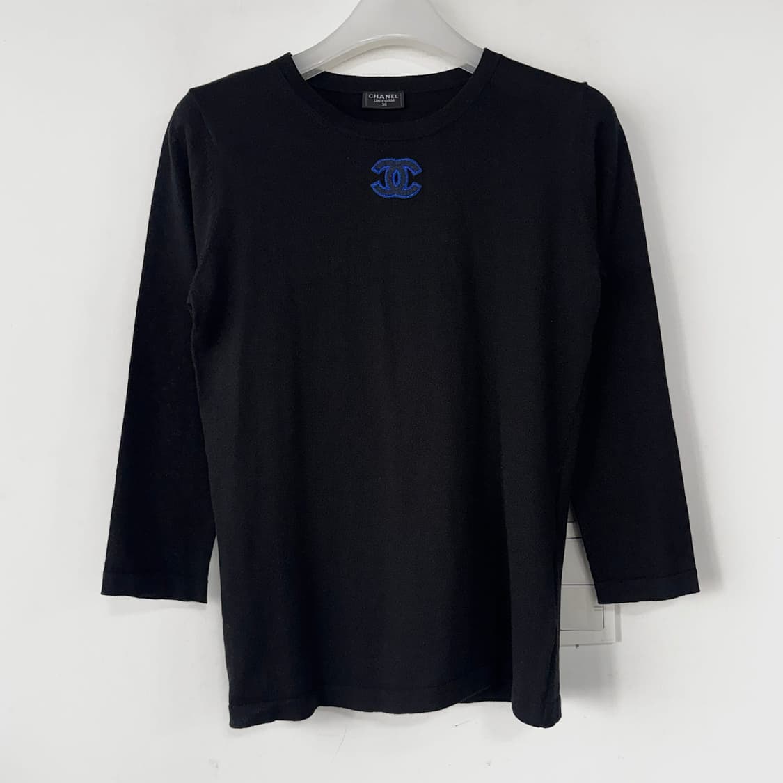 샤넬 유니폼 로고 패치 니트 상품이미지1