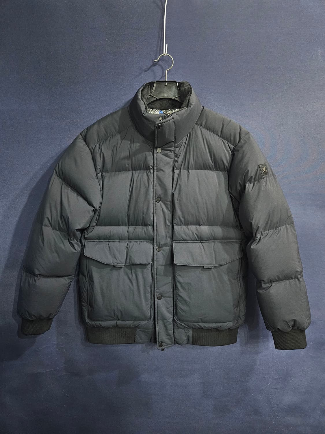 밀레 차콜컬러 남성 110 구스다운 대장급 패딩 상품이미지1