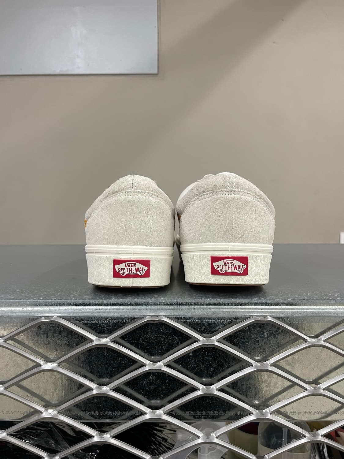 반스 컴피쿠쉬 화이트 옐로우 285 상품이미지3