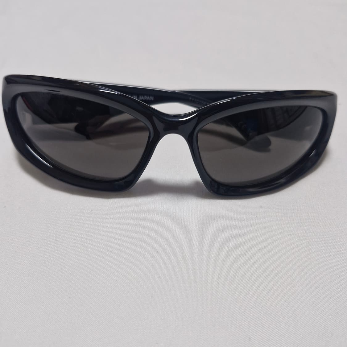 발렌시아가 스위프트 오발 선글라스 블랙 상품이미지5