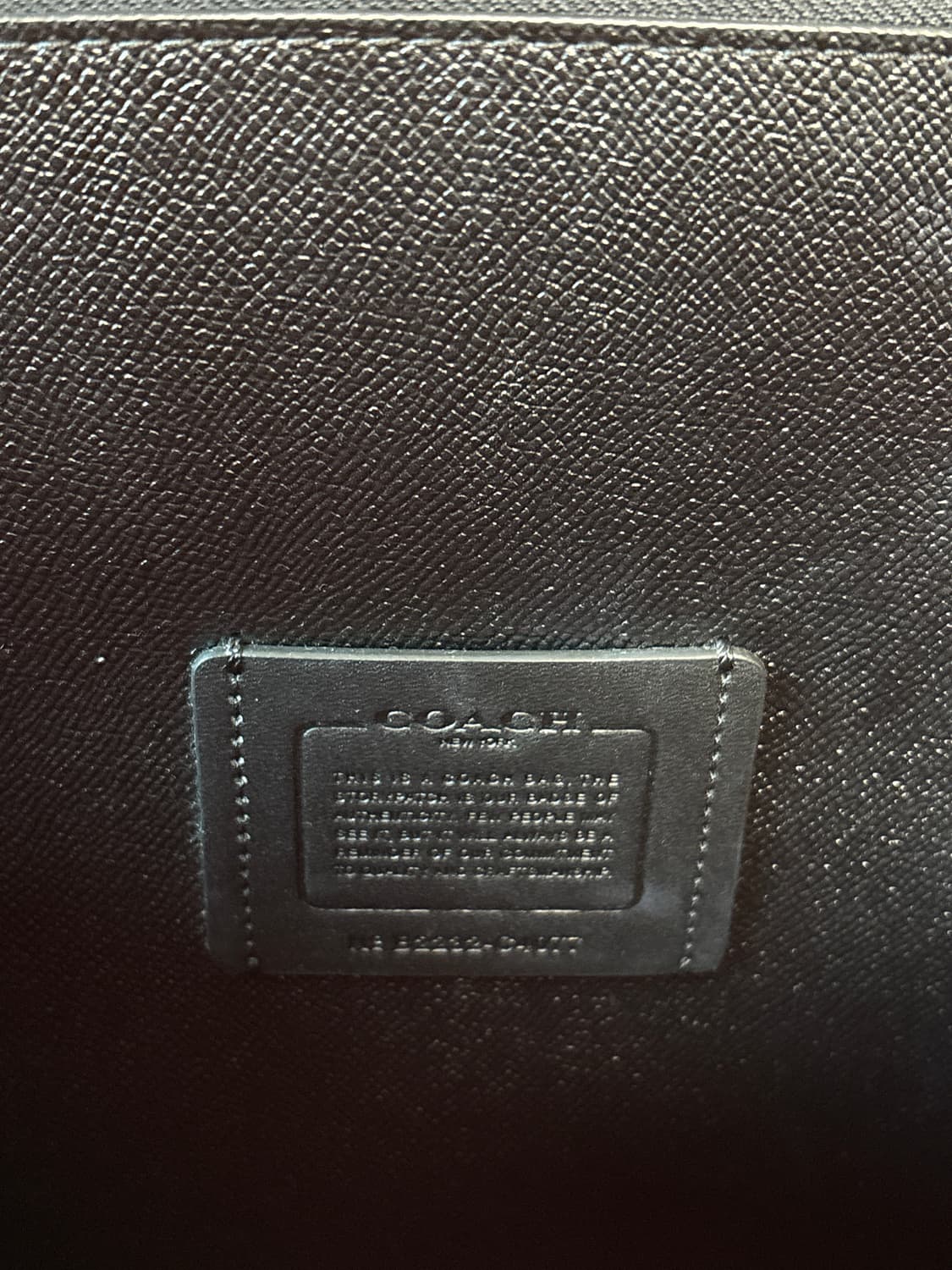 코치 블랙 가죽 토트&숄더백 안감레드 상품이미지3