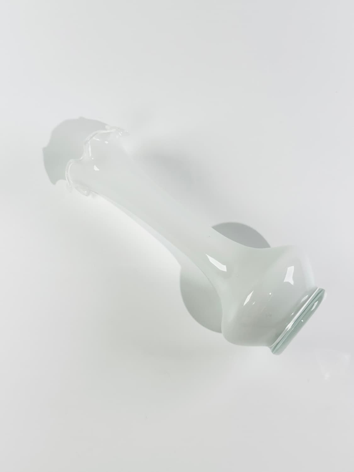 일본 빈티지 핸드블로운 화이트 러플 화병 상품이미지2