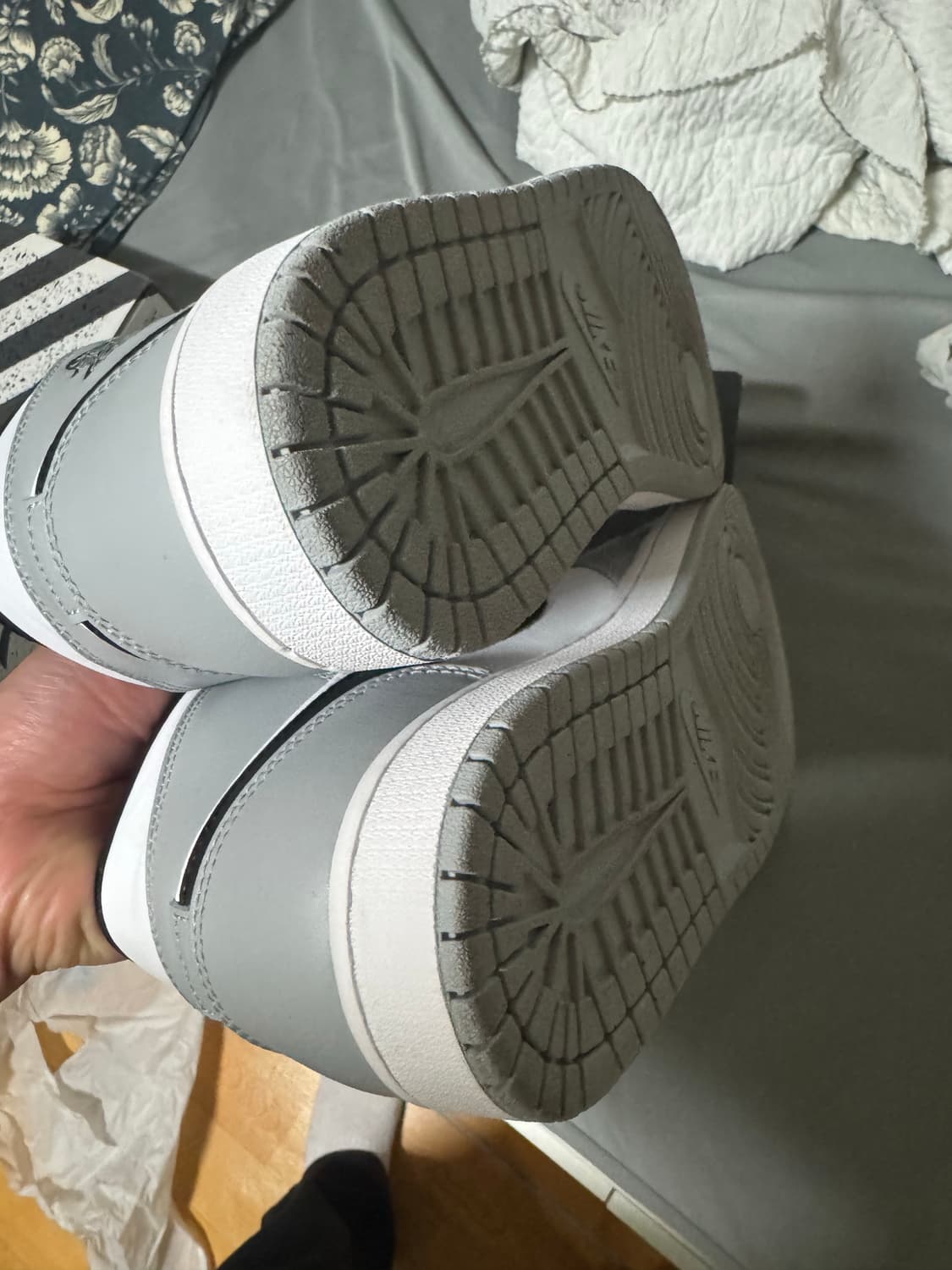 나이키 조던 1 미드 라이크 스모크 그레이 275 상품이미지10