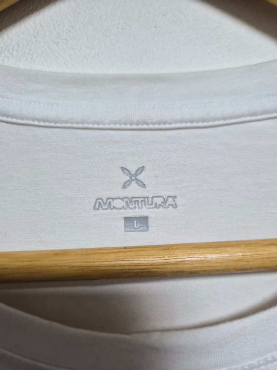 몬츄라Montura 빅로고 화이트 티셔츠 L - T117 상품이미지4